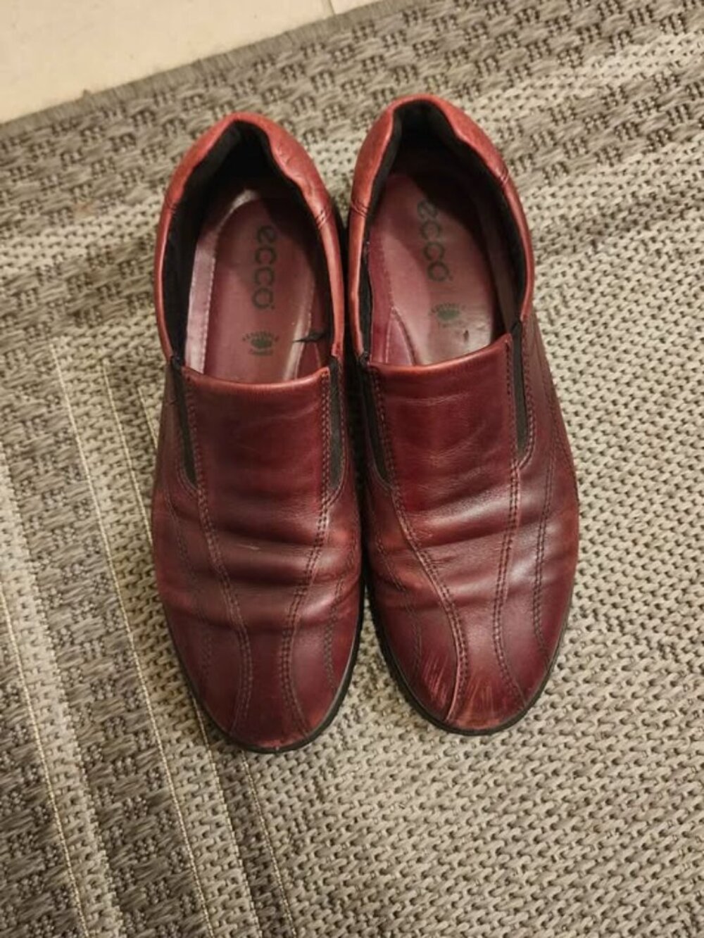Ecco - Leather Loafers - Burgundy - Size 8.5